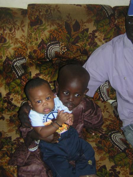 c mon frere et mon cousin qui est n&eacute;e en france